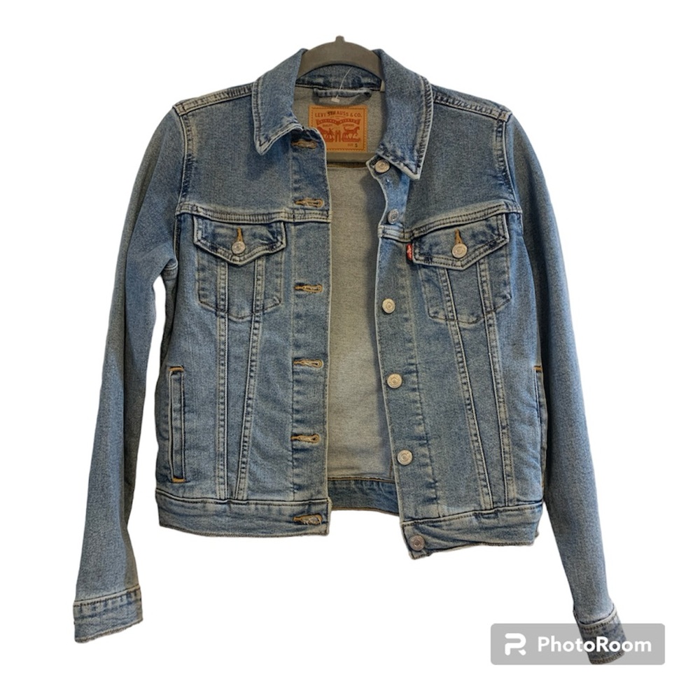 NWOT Levi’s jean jacket